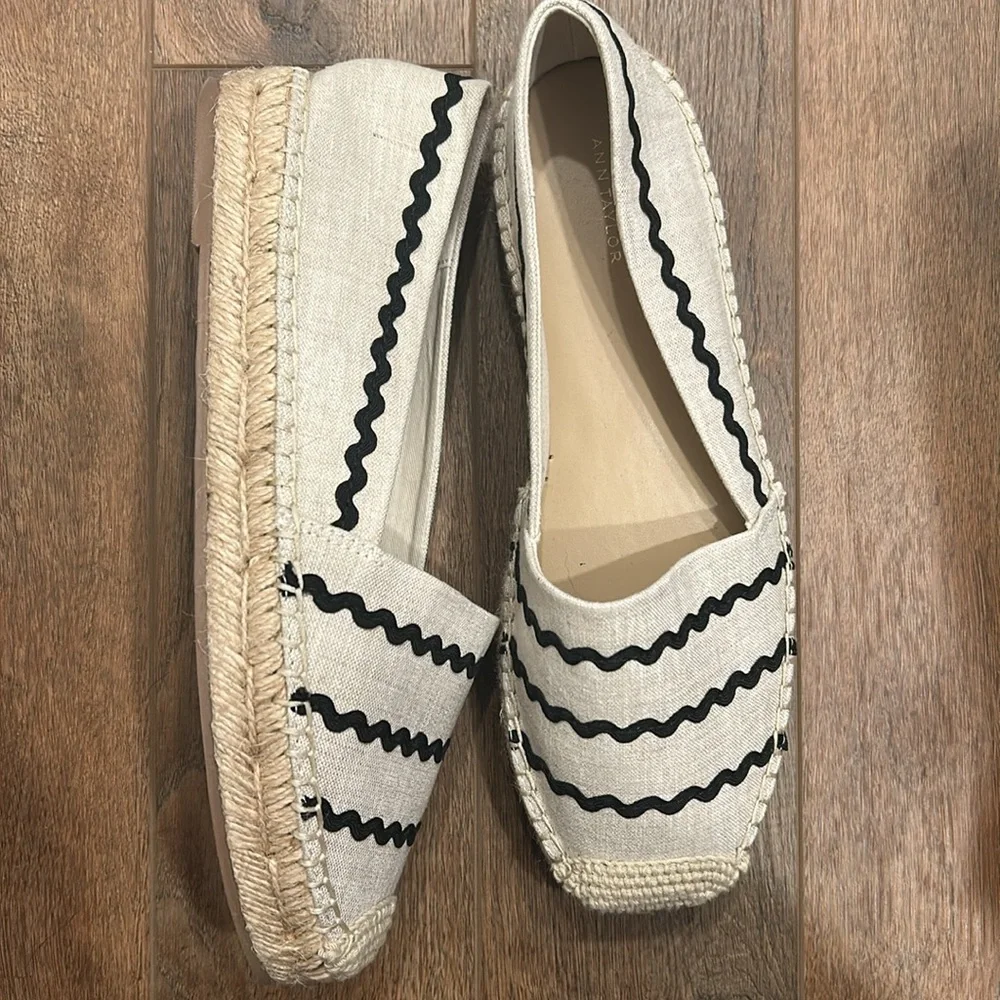 Ann‎ Taylor Women's Cream and Black Espadrilles